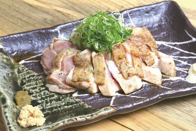 【心斎橋】バッカナーレ　但馬鶏のたたき（もも）　750円