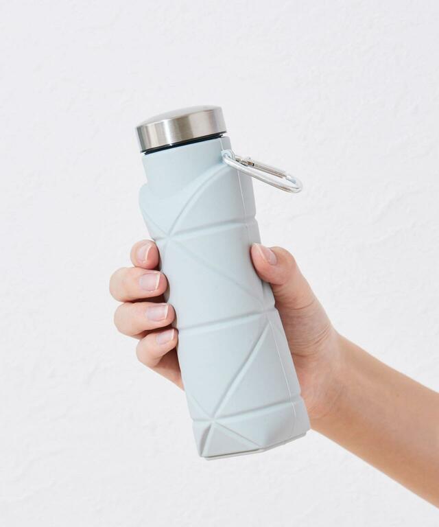 【3COINSの暑さ対策グッズ売上ランキング 1位】「折り畳みボトル」550円(税込)