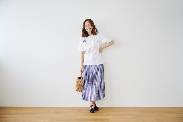 【宝島チャンネル限定デザインTシャツ】スカートと合わせてガーリーに楽しむ！『MOOMIN リトルミイのポケットTシャツ』価格：4,800円(税込)