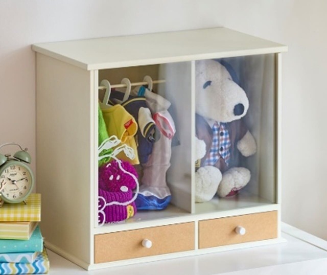 【スヌーピー×ベルメゾン「ぬいぐるみ＆衣装収納ケース『スヌーピー』」】※ディスプレイしているぬいぐるみ・衣装はPEANUTS FRIENDS CLUBのアイテムです。