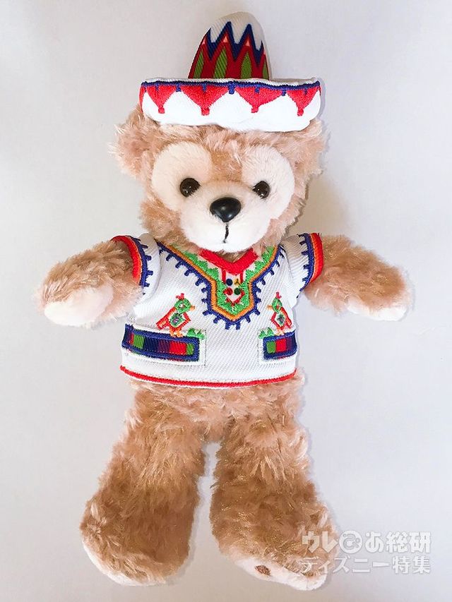 ラテン・アメリカ風コスチュームのダッフィーぬいぐるみバッジ