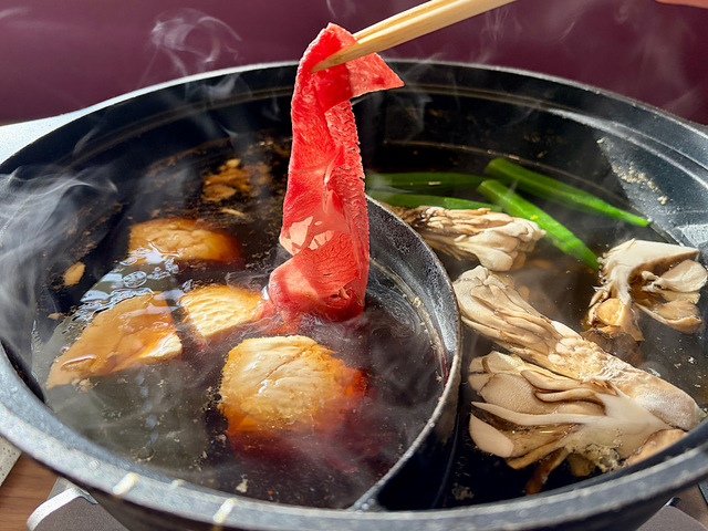 【夢庵　牛・豚コース】追加注文で頼んだ牛肉をモリモリ食べていきます