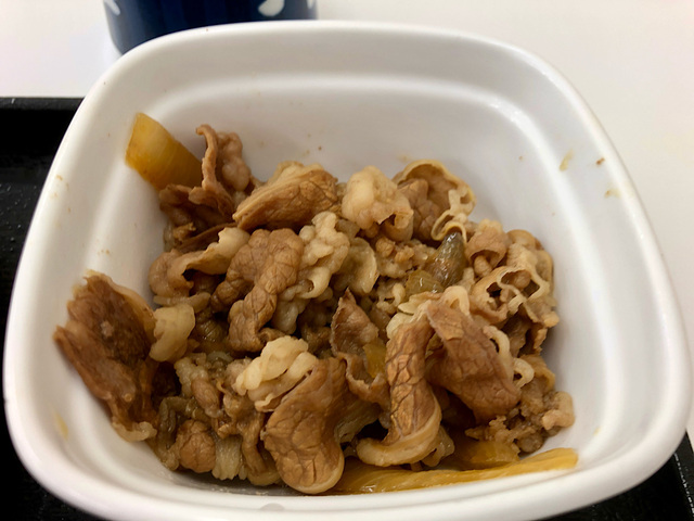 【吉野家 ハムエッグ牛小鉢定食】吉野家の朝食は牛小鉢を食べられるメニューが豊富なんです