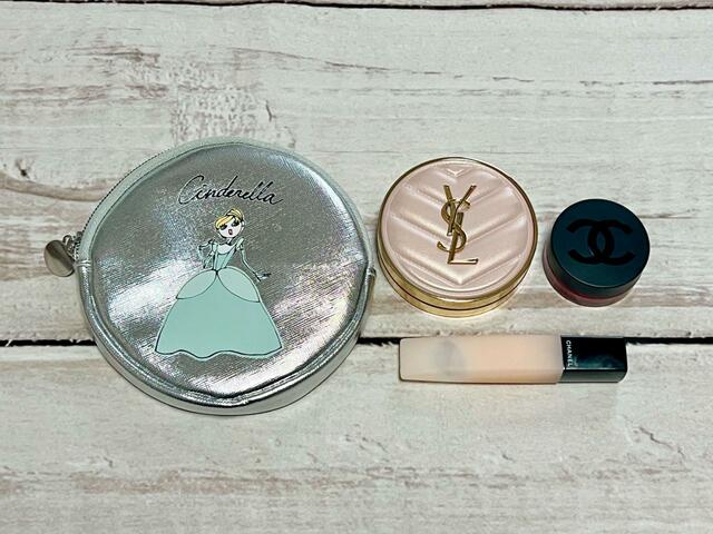 普段持ち歩きたい最低限のコスメを入れるのにぴったり♪