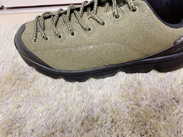 【ワークマン DIA高撥水シューズ アーバンハイク】タウンユースにも使えるデザイン