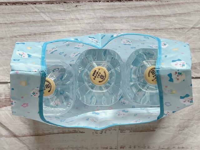 2ℓのペットボトルが3本入ります