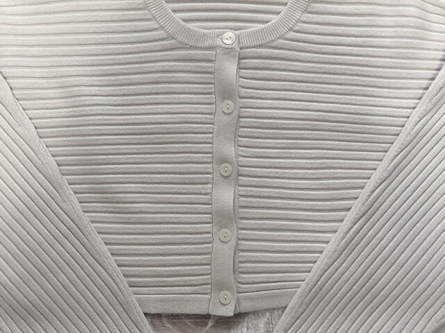 前中心はボタンで留める仕様