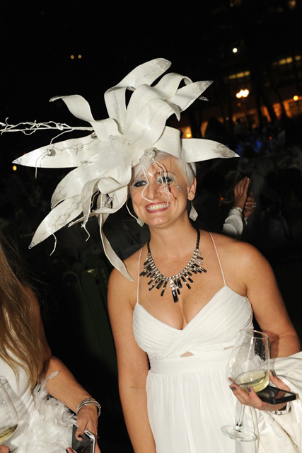 超優雅な“白”で統一されたパーティー「ディネ・アン・ブラン」