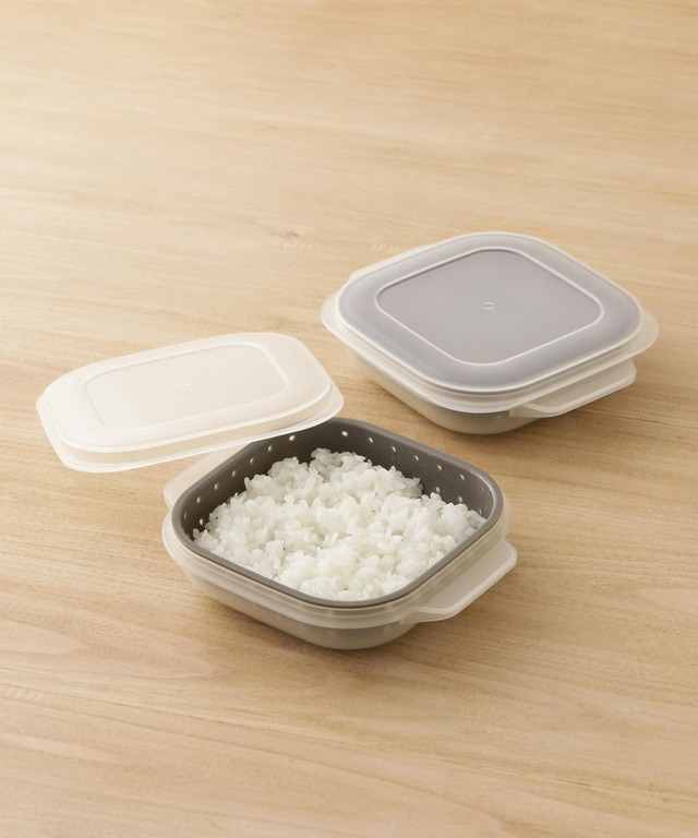 【3COINS×新生活おすすめグッズ】1「ごはん保存容器2個セット」330円（税込）