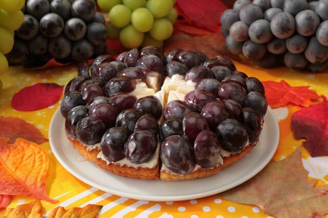 「ぶどうのタルト」<期間:2025年9月10日~>【【スイパラ】シャインマスカット・巨峰・アールスメロンが食べ放題!9月10日よりスイパラ全店舗で開催スタート!】