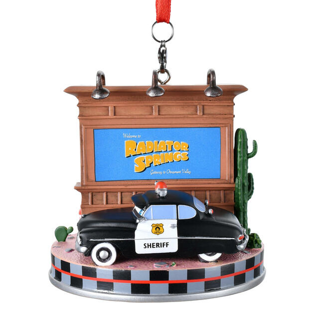 ライトニング・マックィーン＆シェリフ オーナメント Disney Christmas Ornament 2,800円 ※一部店舗限定
