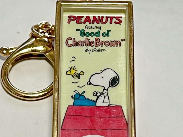 淡いイエローに赤やグリーンが映えますね♪