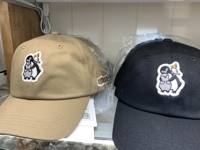 フルーツ・オブ・ザ・ルームとコラボしたキャップ