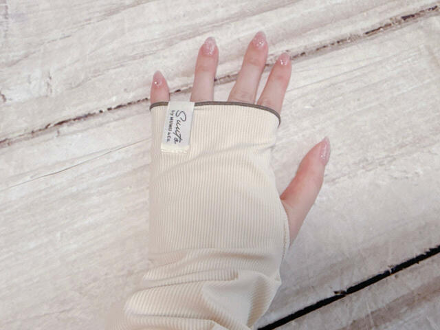 指穴付きで手の甲までしっかりカバー！