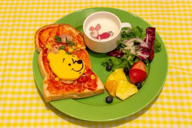 友だち♪ピザ風トースト 2,390円｜「くまのプーさん」FUNNY & HUNNY OH MY CAFE
