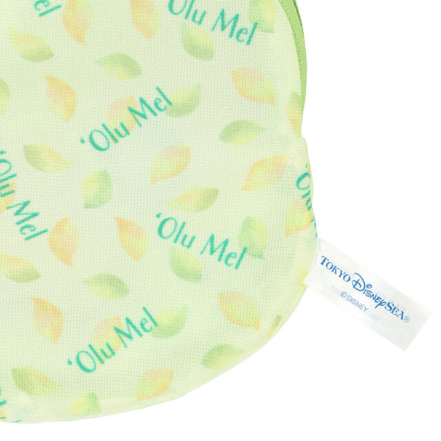 ポーチ 2,300円｜「ダッフィー＆フレンズのワンダーズ・バイ・ユア・サイド」グッズ｜販売店舗：東京ディズニーシー「マクダックス・デパートメントストア」｜発売日：2026年6月2日（火）