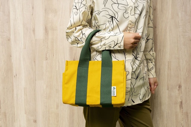 【眼鏡市場】LOGOSコラボトートバッグは手提げで使えるサイズ