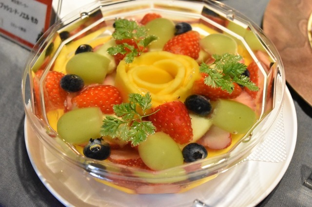 【フルーツピークス アルティザン】クリスマスパニエ