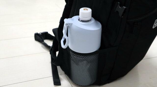 【コールマン ウォーカー25】サイドポケットに感動！500mlのペットボトルをホルダーごとすっぽり収納できます