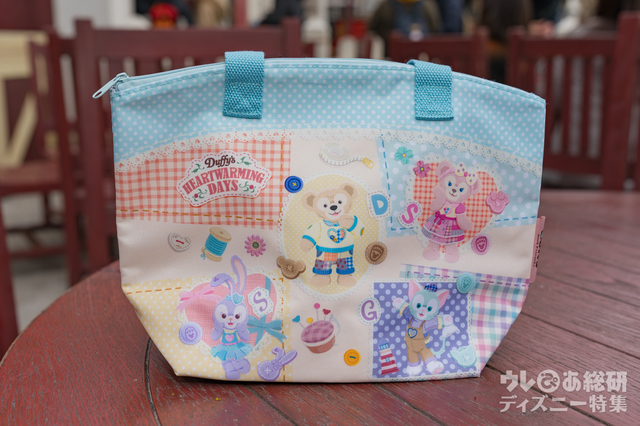 「ダッフィーのハートウォーミング・デイズ」スーベニアランチケース