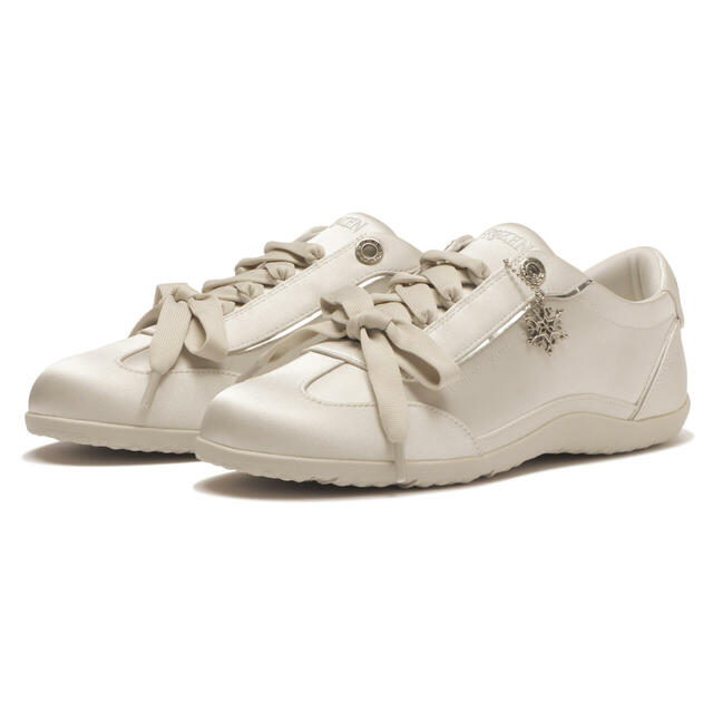 バレエタイプスニーカー 9,350円｜ABCマート「ディズニー フローズン アート コレクション BY 中川翔子」