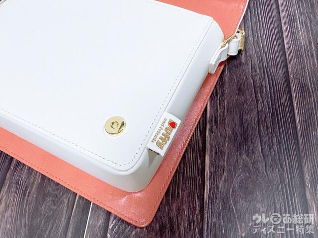 マグネットボタンで開閉