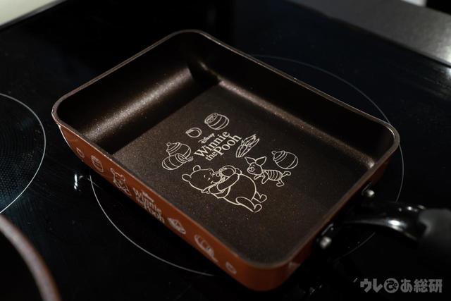 【くまのプーさん　ゆったりお買い物フェア】四角いエッグパンも　© DISNEY. Based on the 