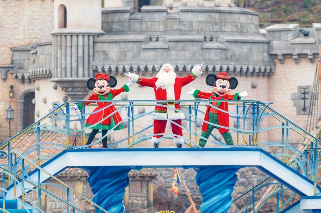 ディズニー・クリスマス】東京ディズニーリゾートでクリスマスショー