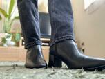 【 GU ウルトラストレッチヒールブーツ】ヒール部分が広く安定するので歩きやすい
