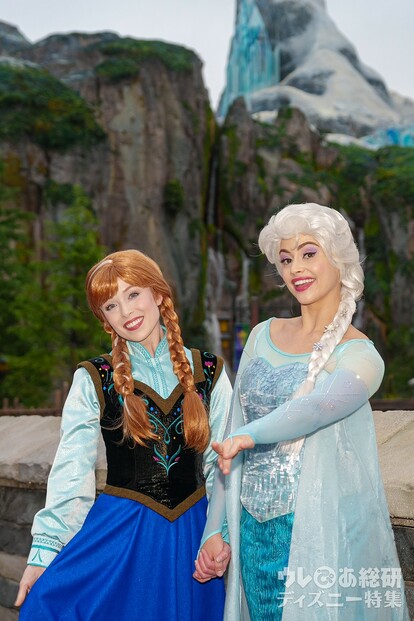 東京ディズニーリゾート　ファンタジースプリングス　アナとエルサ　オルゴールセット 公式アナとエルサのフローズンジャーニー｜東京ディズニーシー