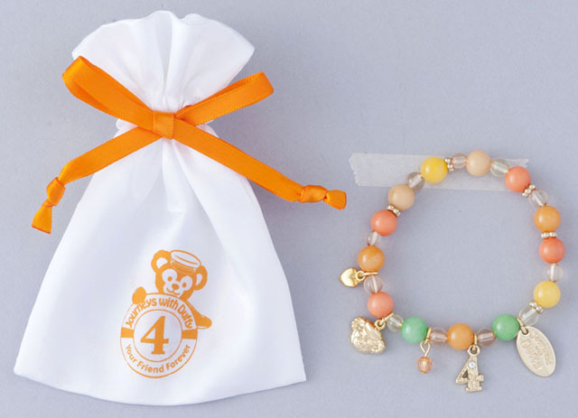 ブレスレット ¥3,800/TDS「ジャーニー・ウィズ・ダッフィー」スペシャルグッズ ※2015年7月3日(金)発売