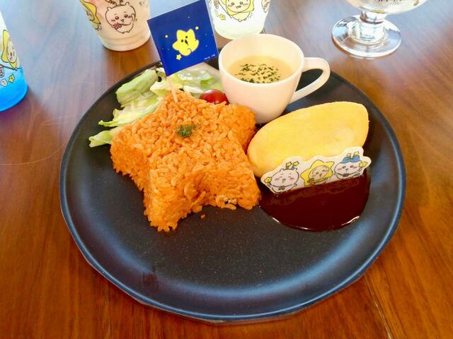 星ふるオムライス（税込1,600円）星型のチキンライスがキュート！いい香りが漂っていました♪