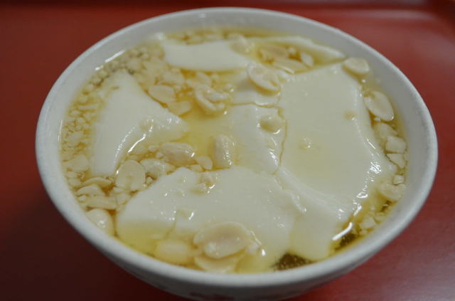 豆漿店「四海豆漿大王」のシンプルながらも濃厚な豆花