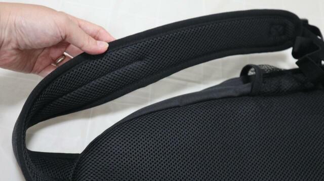 【PUMA　Buzz バックパック】ショルダーベルトと背面は蒸れにくいメッシュ素材です◎