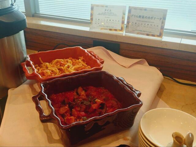 【川崎日航ホテル「ナトゥーラ」鉄板焼きサーロインステーキ食べ放題&サマーブッフェ】平打ちパスタのヌイユとグリル野菜のカポナータ。ステーキやハンバーグの付け合わせに