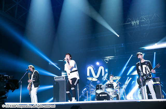 N.Flying 『KCON 2016 Japan』4月9日@幕張メッセ国際展示ホール7,8ホール