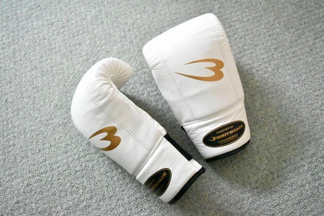 ボクサで使用するグローブサイズ