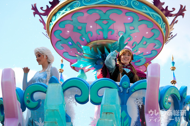 「ディズニー・スターズ・オン・パレード」アナとエルサ
