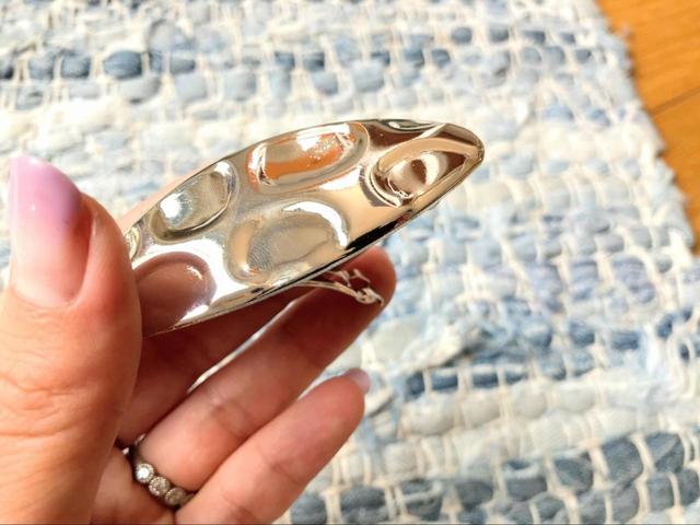 【ダイソー×minaコラボ　バレッタ（No.7）】シルバーカラーが涼しげ！