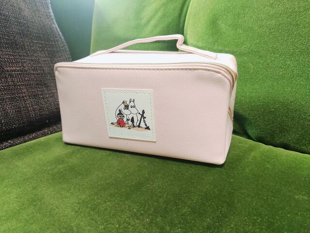 ボックス型コスメ収納ケースは、パステルカラーのボックスタイプ