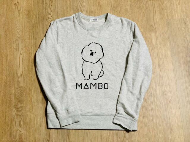 スウェットの中央にMAMBOのプリントが！