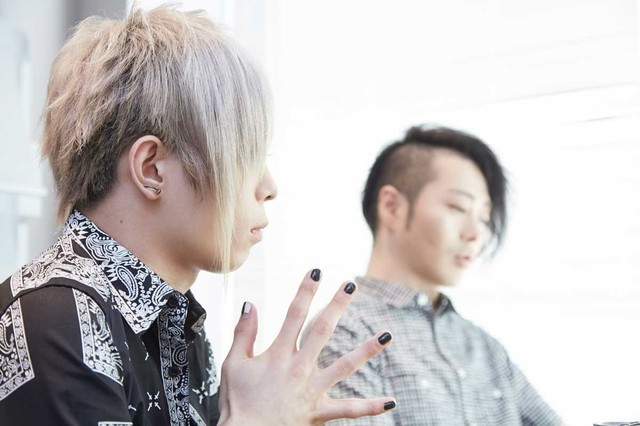 （写真左）Cazqui（NOCTURNAL BLOODLUST／G）、ミヤ（MUCC／G） 	