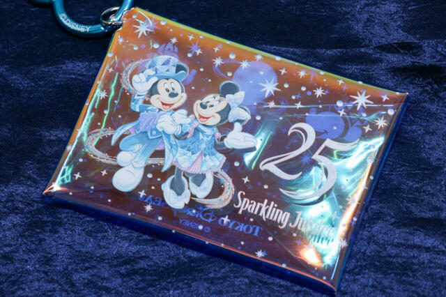 シーズニング(ガーリック・トリュフ)、スーベニアケース付き ¥1,220|25周年イラスト入り