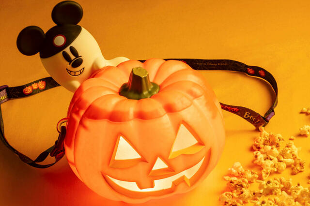 ポップコーン、バケット付き 3,200円｜東京ディズニーランド/東京ディズニーシー「ポップコーンワゴン」｜東京ディズニーリゾート「ディズニー・ハロウィーン」スペシャルメニュー