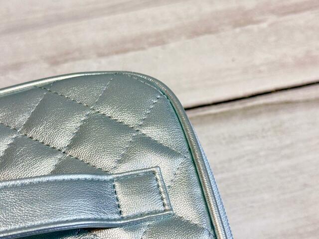 【サンリオキャラクターズ当りくじ】「3．バニティケース／シナモロール」合成皮革のキルティング素材が高級感たっぷり！