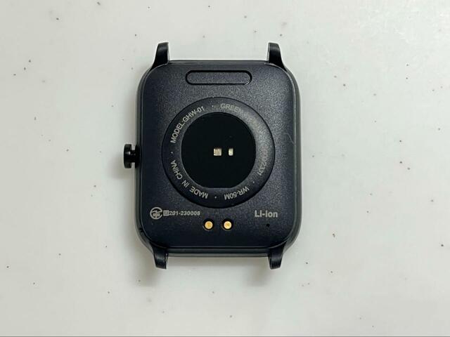 【3COINS デバイスバンド】心拍計測の時は真ん中が緑に点滅する