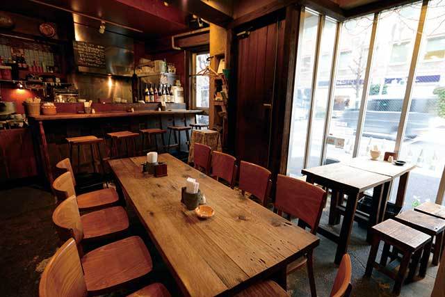 土間食堂ぎっちょん（北参道）　内観