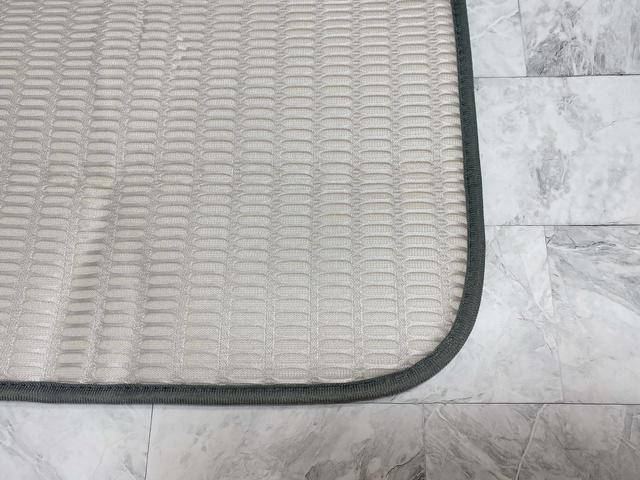 【ニトリ　デコホーム】裏面は乾きやすいメッシュ素材