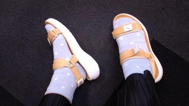 【PUMA ソフトライド VOLA サンダル】靴下と合わせてもおしゃれです◎ 