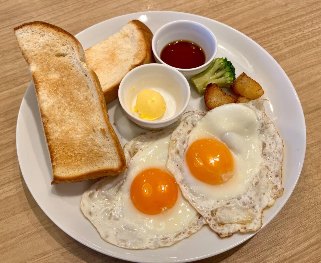 【モーニング実食】「ビッグボーイの朝食」がコスパ最強だった!新鮮サラダバー付で1千円以内の“神内容”を実食(写真 8/23) - うまい肉